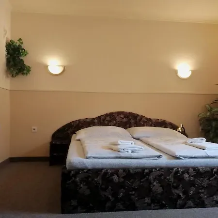Hotell Wertheim 3*